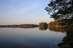 Juojärvi on tyyni ja ilma kuulas.